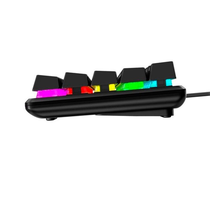 Teclado gamer HyperX inglés US color negro con luz RGB.